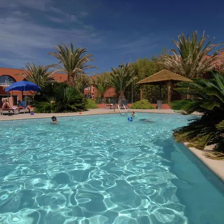 Tidy Near The In A Lively Seaside Agde